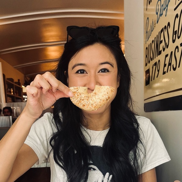 Meet your Posher, Gabby - Picture 1 of 1